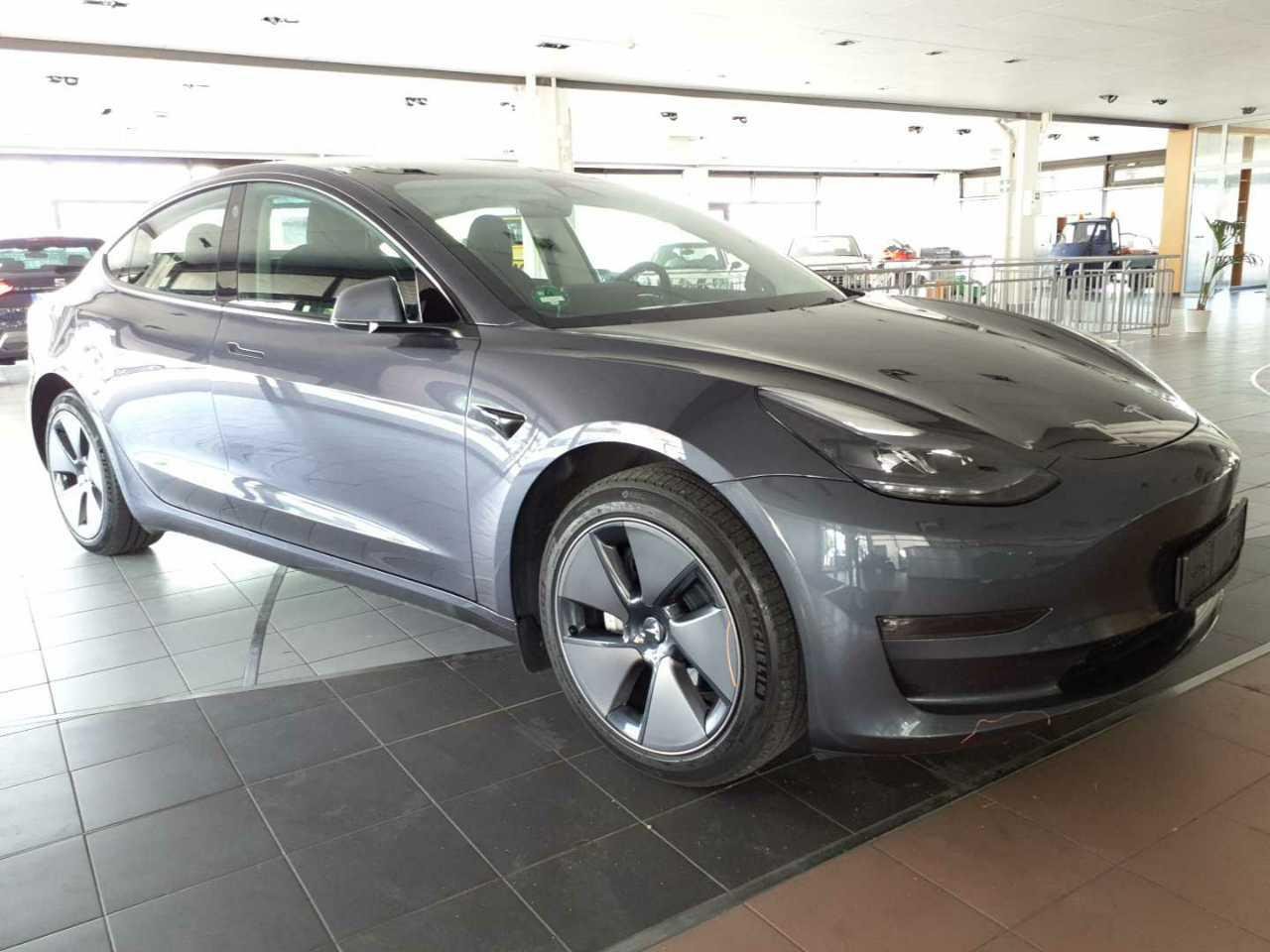 Tesla Model 3 Long Range