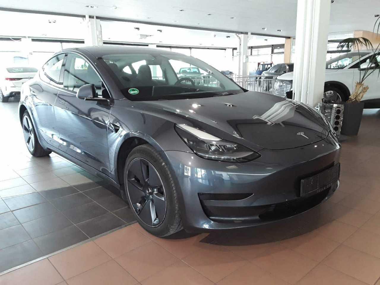 Tesla Model 3 Standard Range