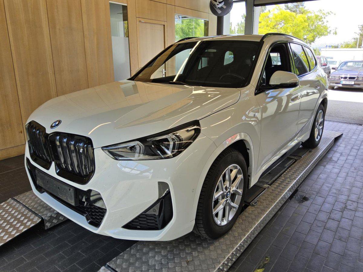 BMW iX1
