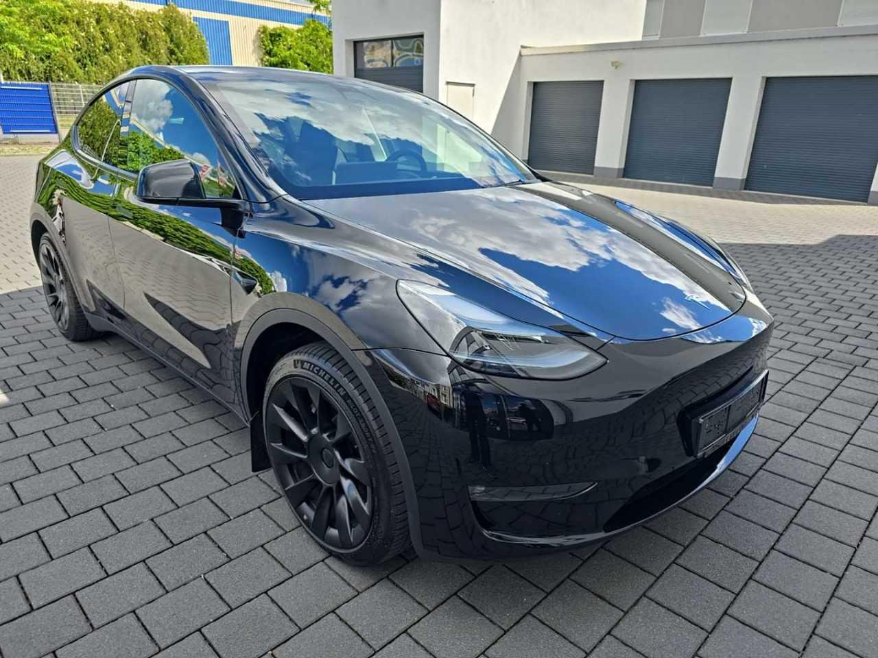 Tesla Model Y Long Range