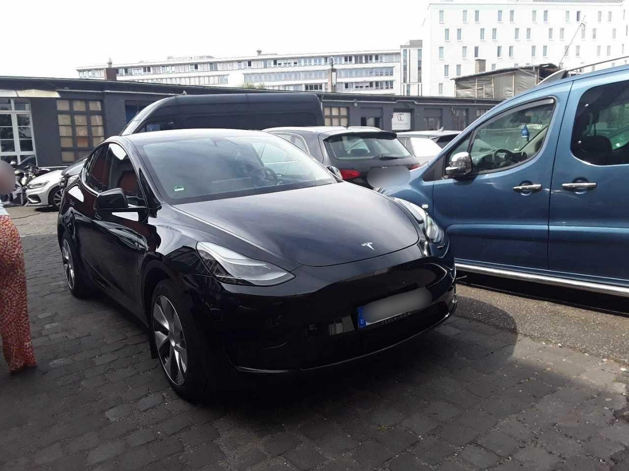 Tesla Model Y Standard Range