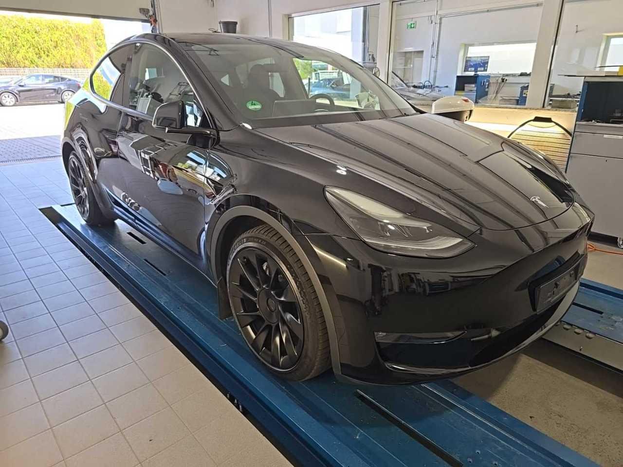 Tesla Model Y Long Range