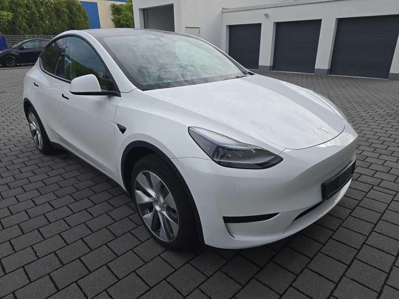 Tesla Model Y Standard Range