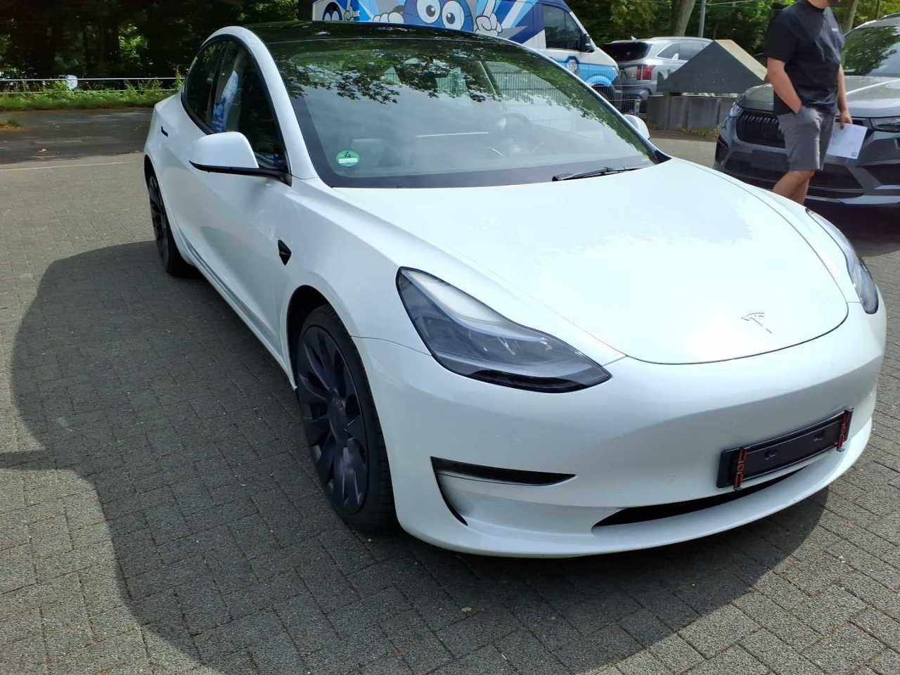 Tesla Model 3 Long Range Performance