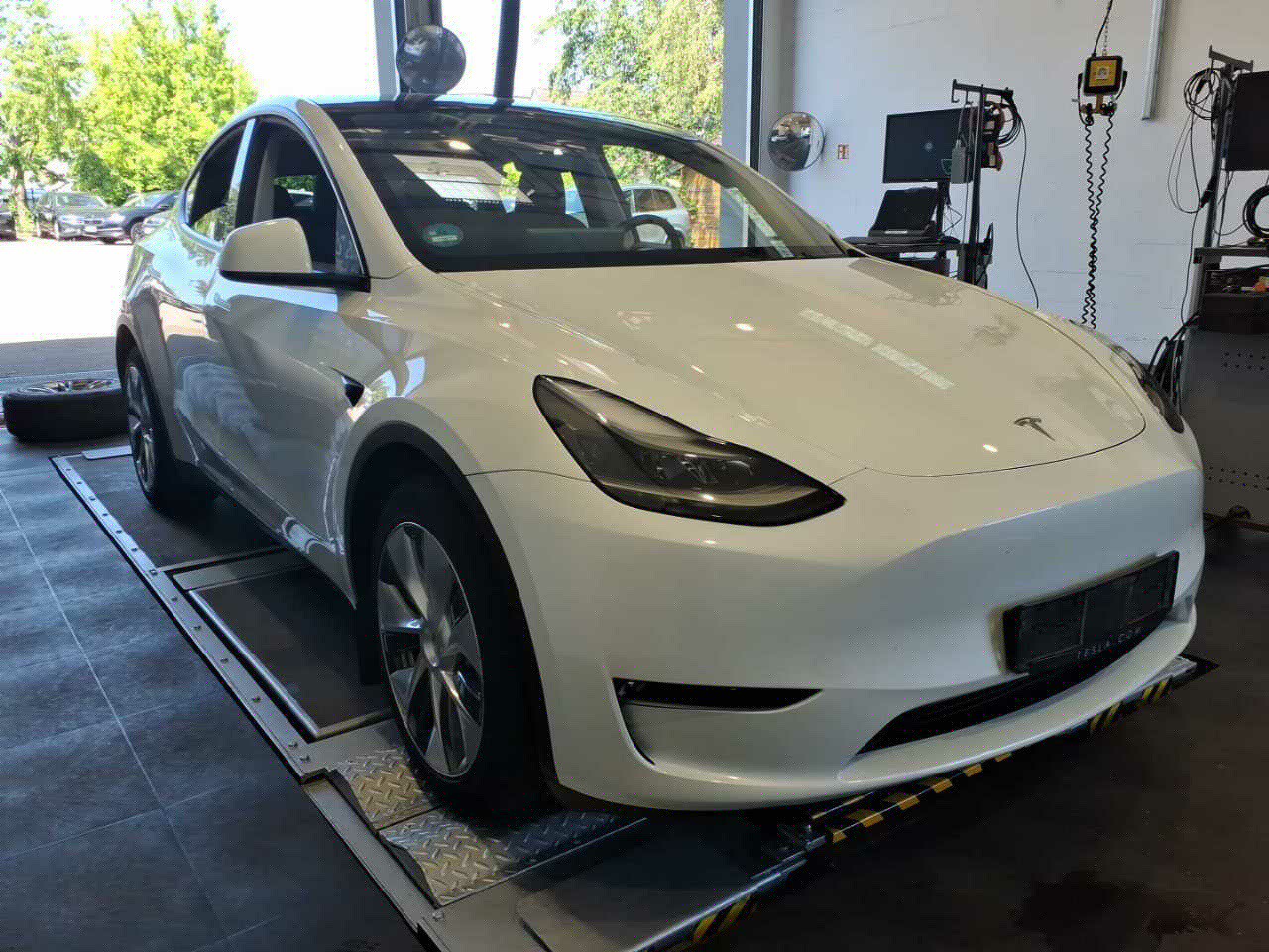 Tesla Model Y Long Range