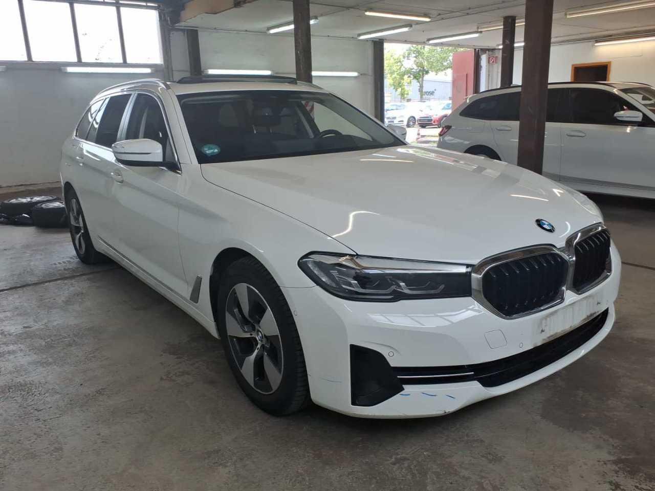 BMW 5 Series Touring 2020