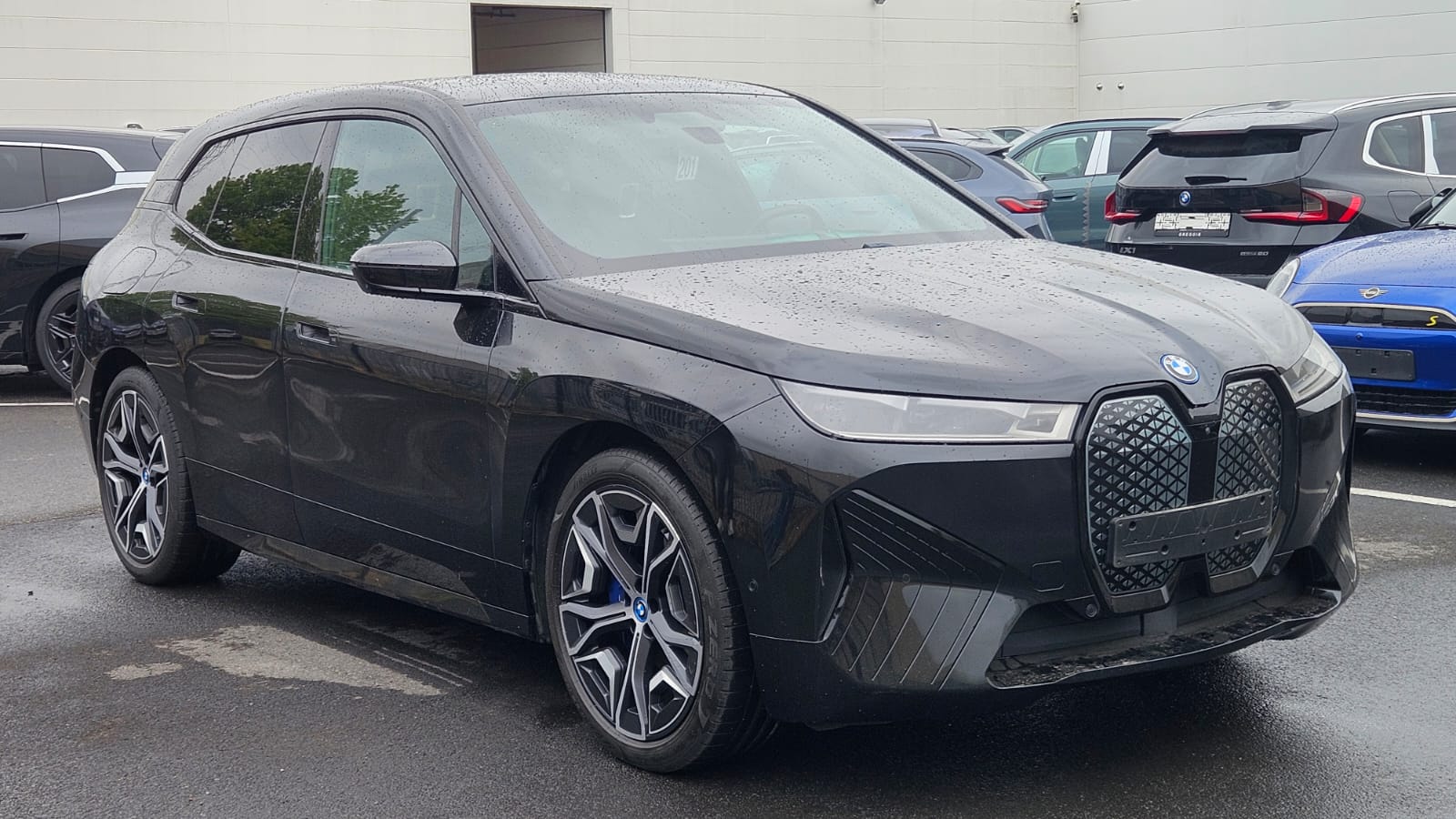BMW iX