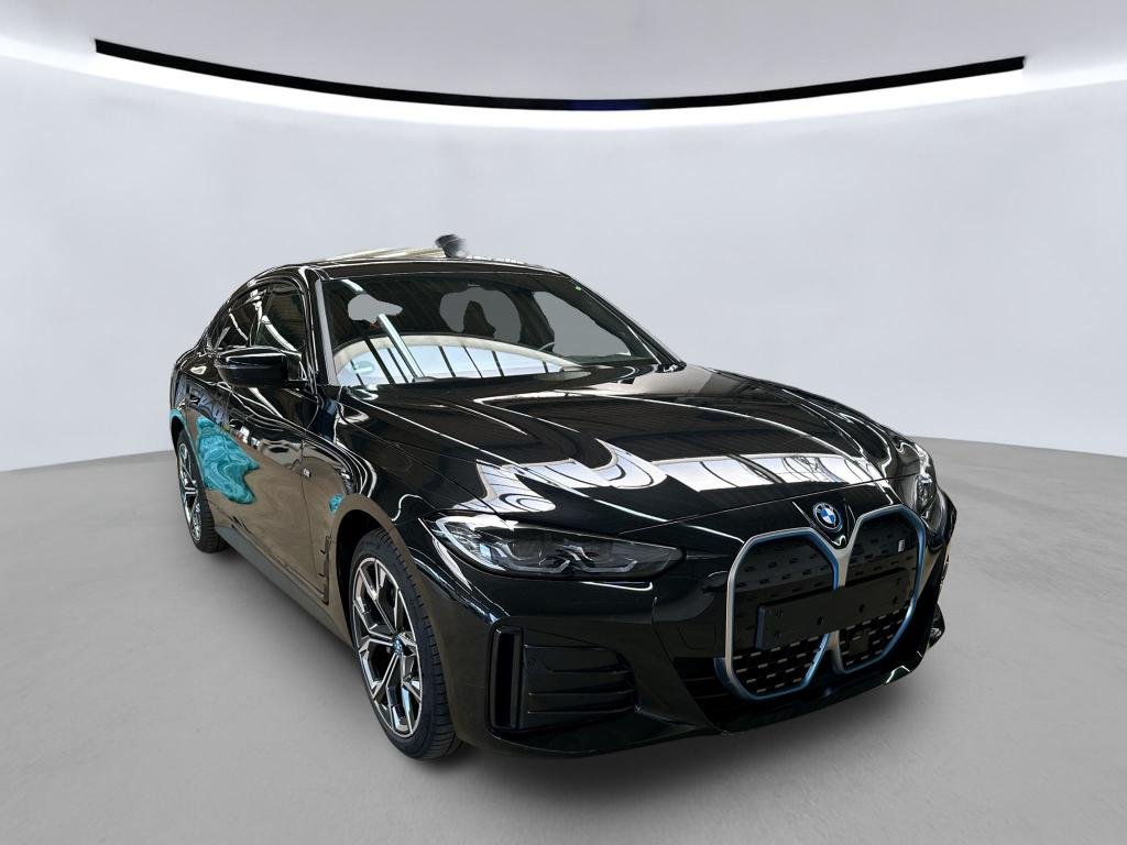 BMW i4 40