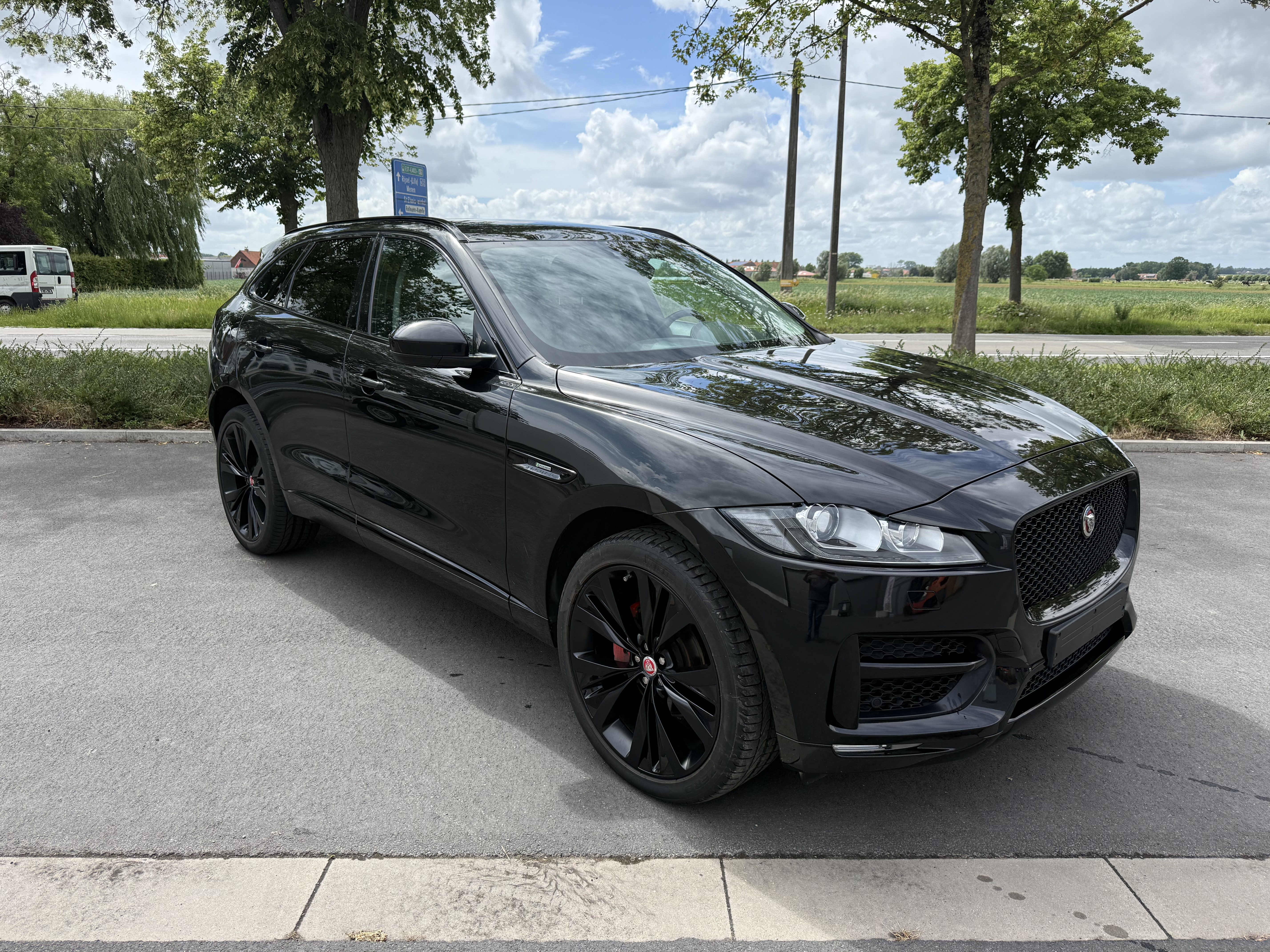 Jaguar F-Pace