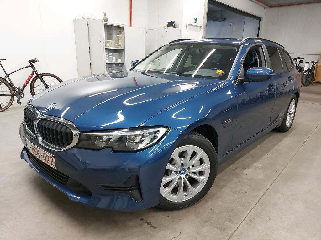 BMW 3 Series Touring 330e Lounge 2019