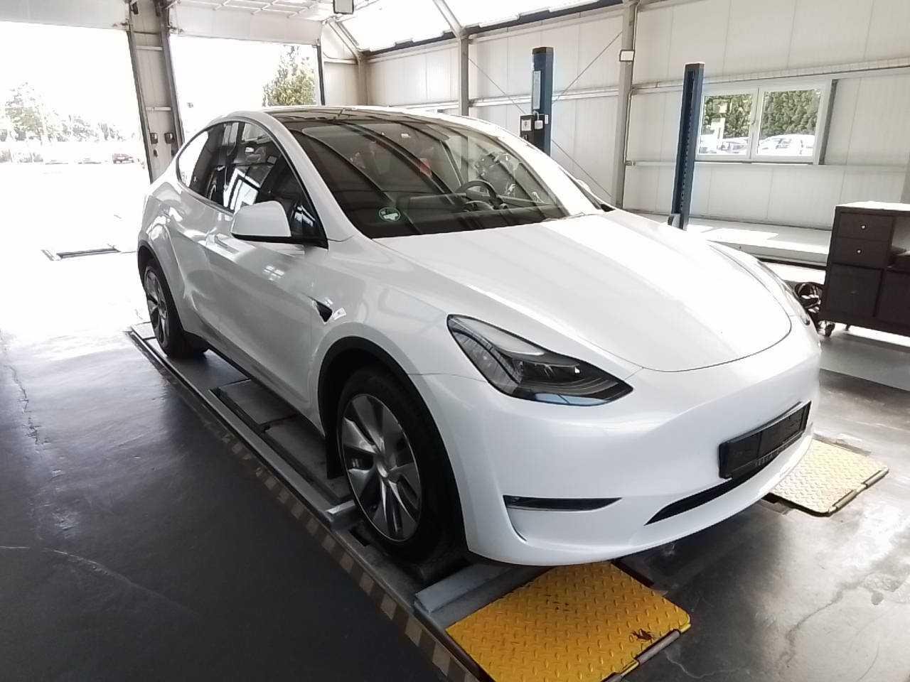 Tesla Model Y Long Range