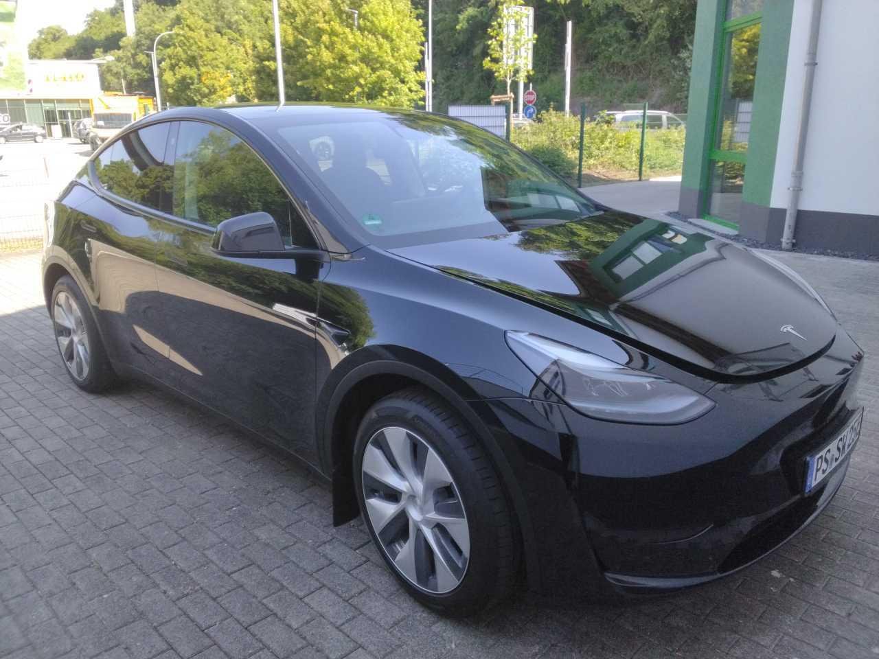 Tesla Model Y Standard Range