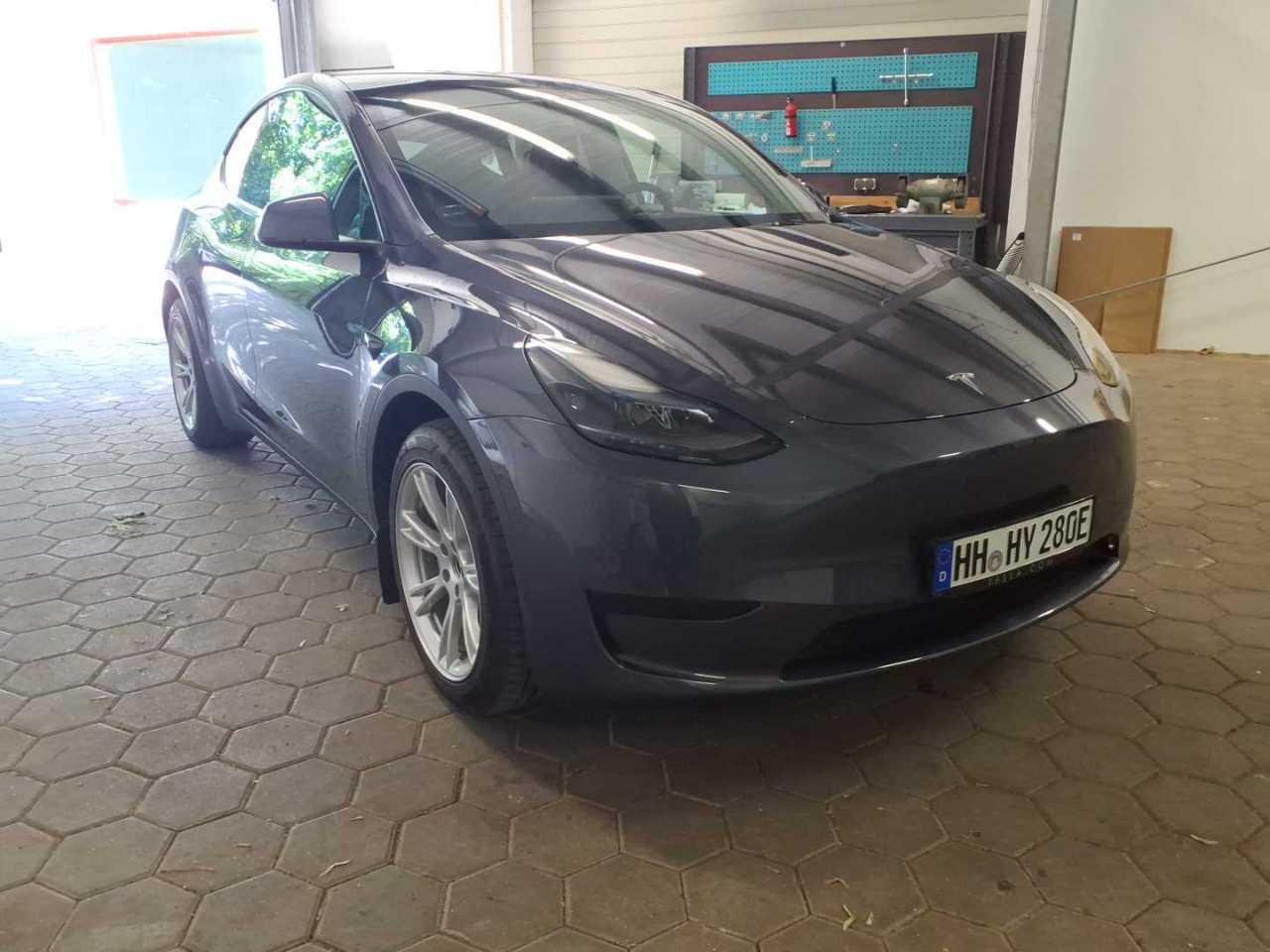 Tesla Model Y Standard Range