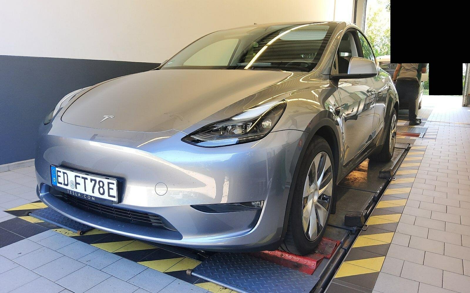 Tesla Model Y Long Range