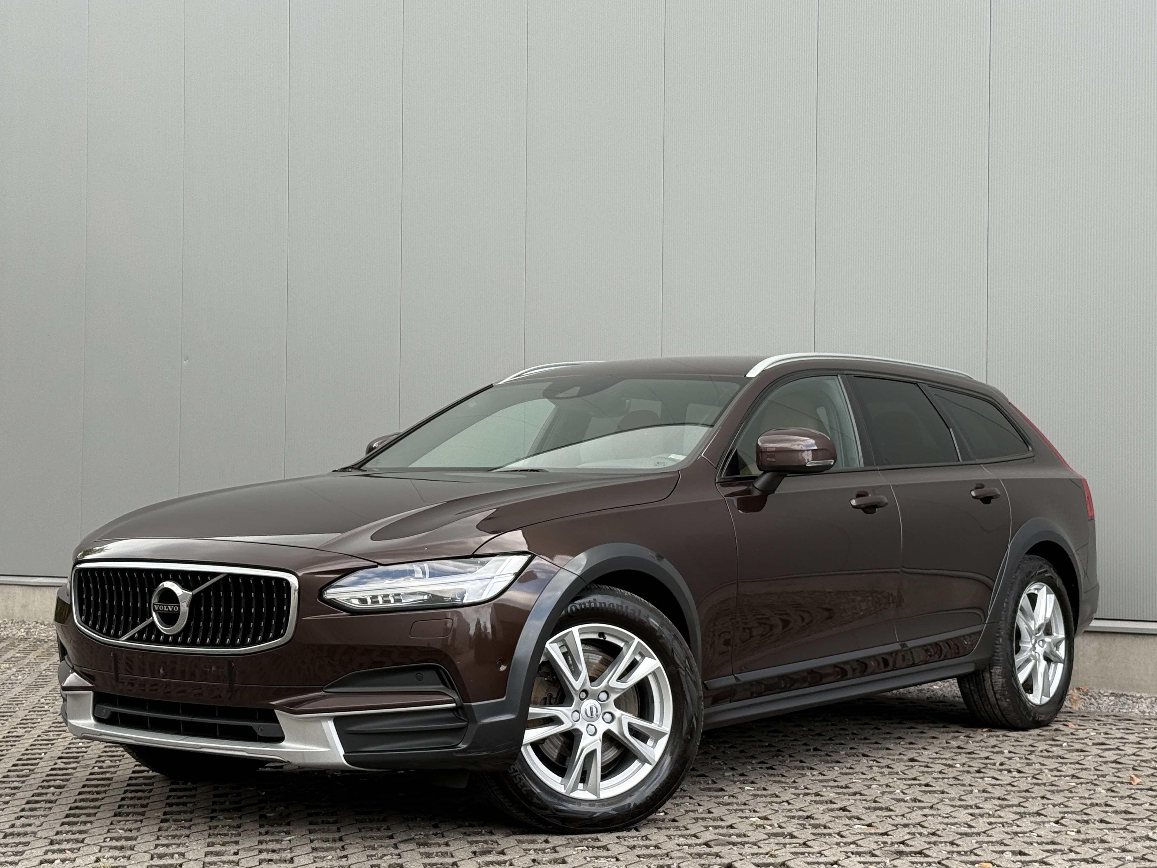 Volvo V90 Cross Country