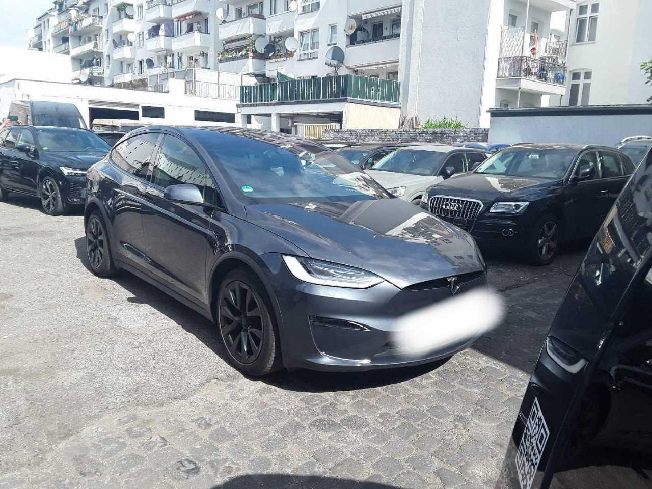 Tesla Model X Long Range