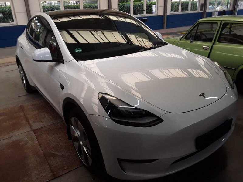 Tesla Model Y Long Range
