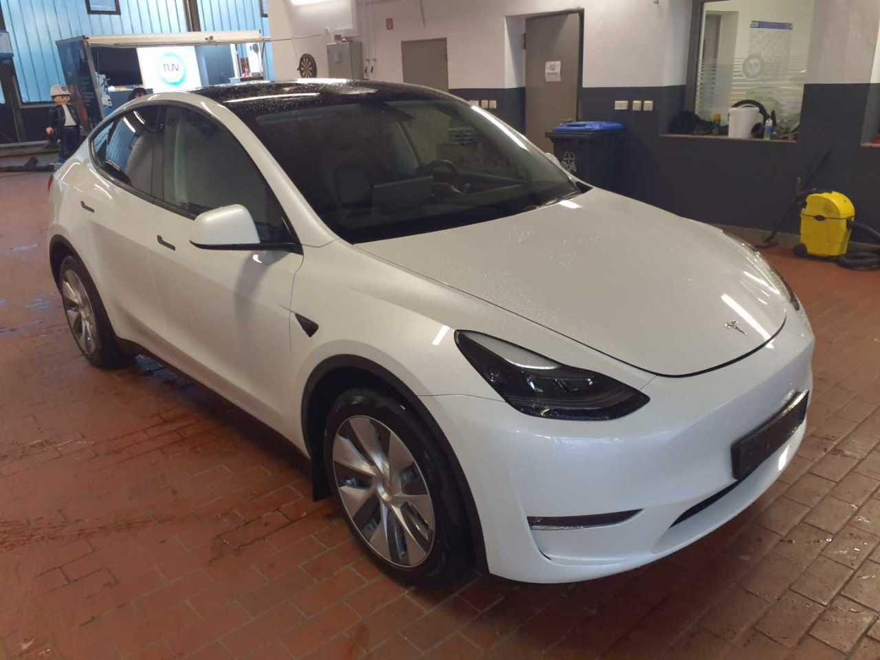 Tesla Model Y Long Range