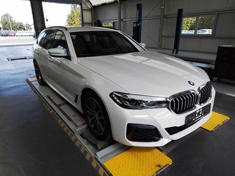 BMW 5 Series Touring 2020