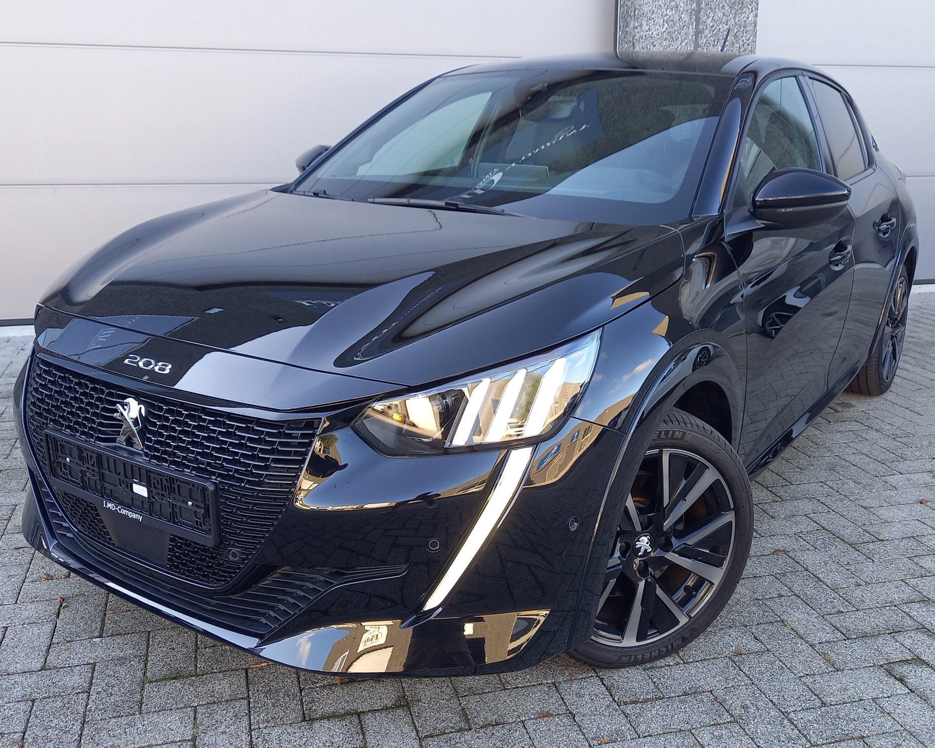 Peugeot e-208
