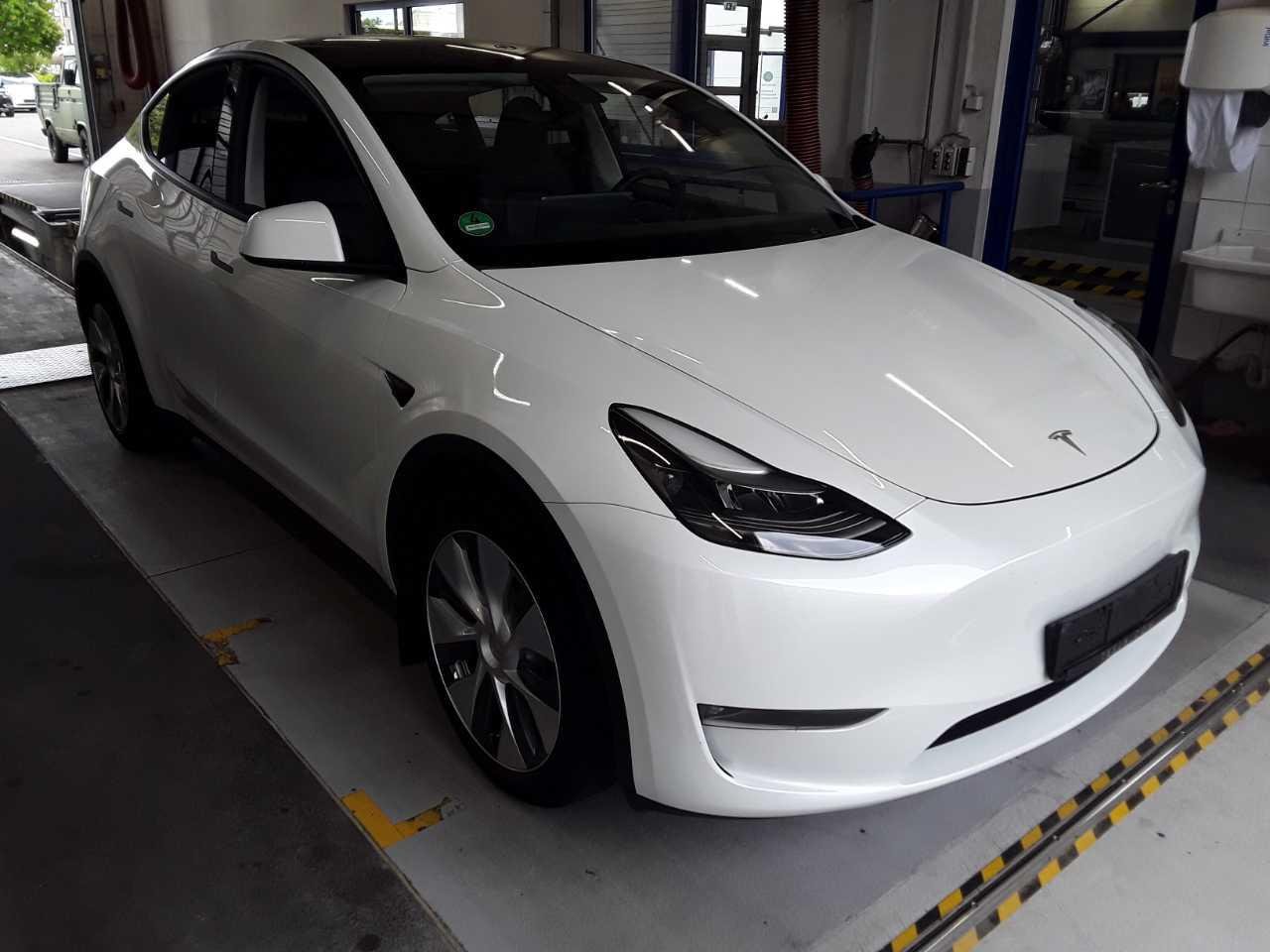 Tesla Model Y Long Range