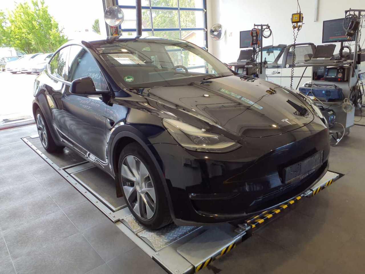 Tesla Model Y Long Range