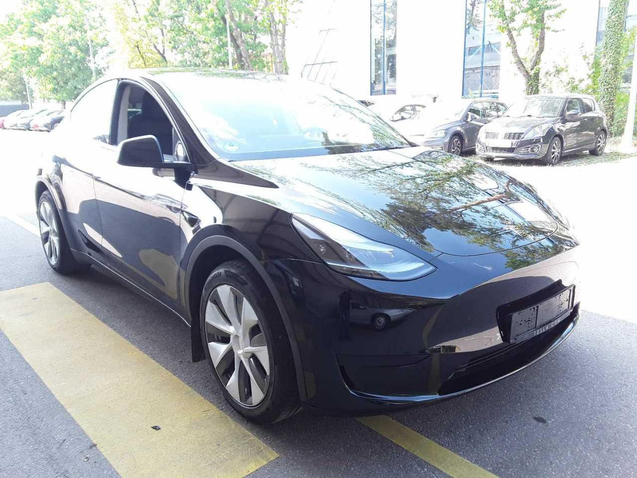 Tesla Model Y Standard Range