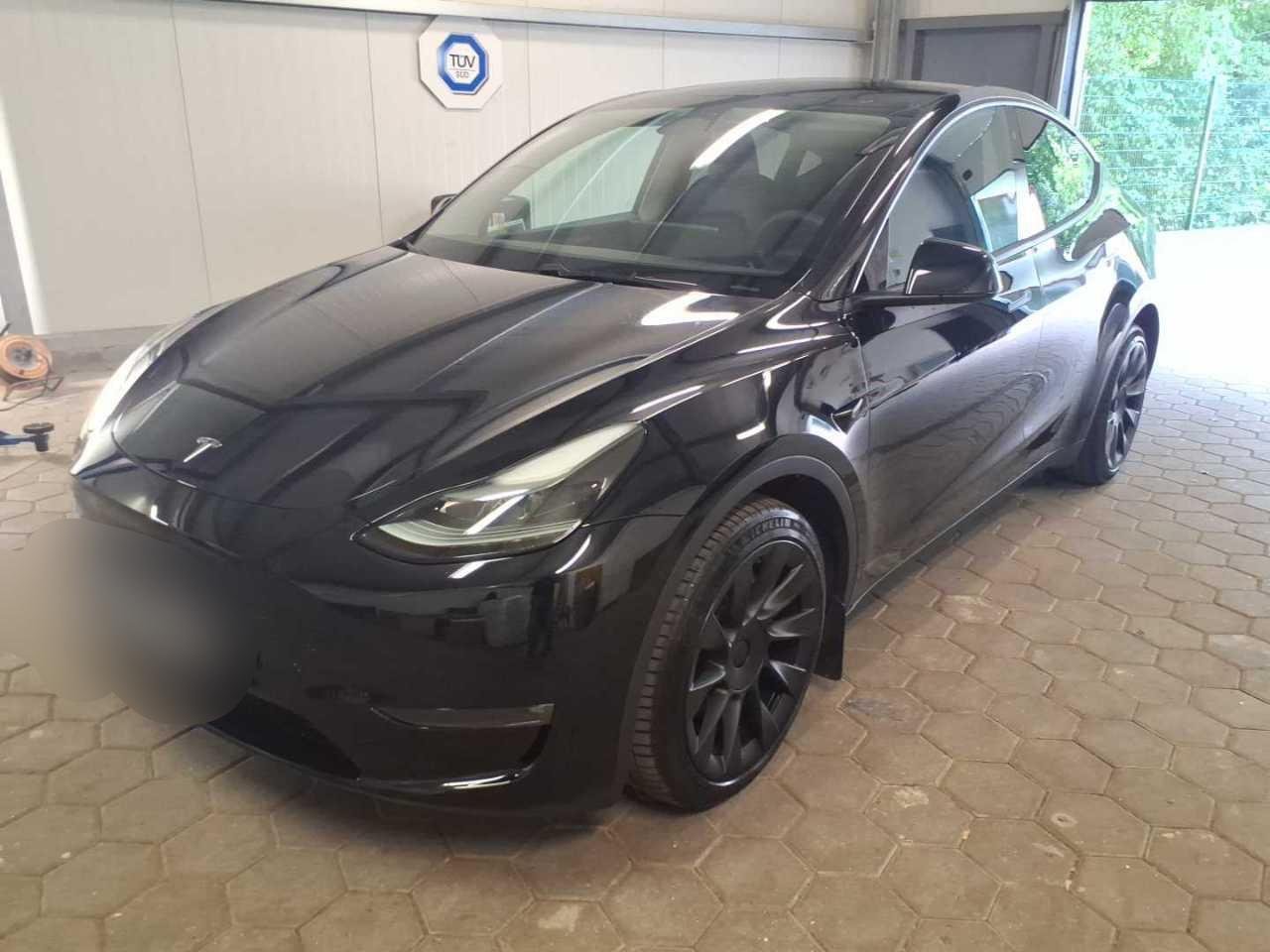 Tesla Model Y Long Range