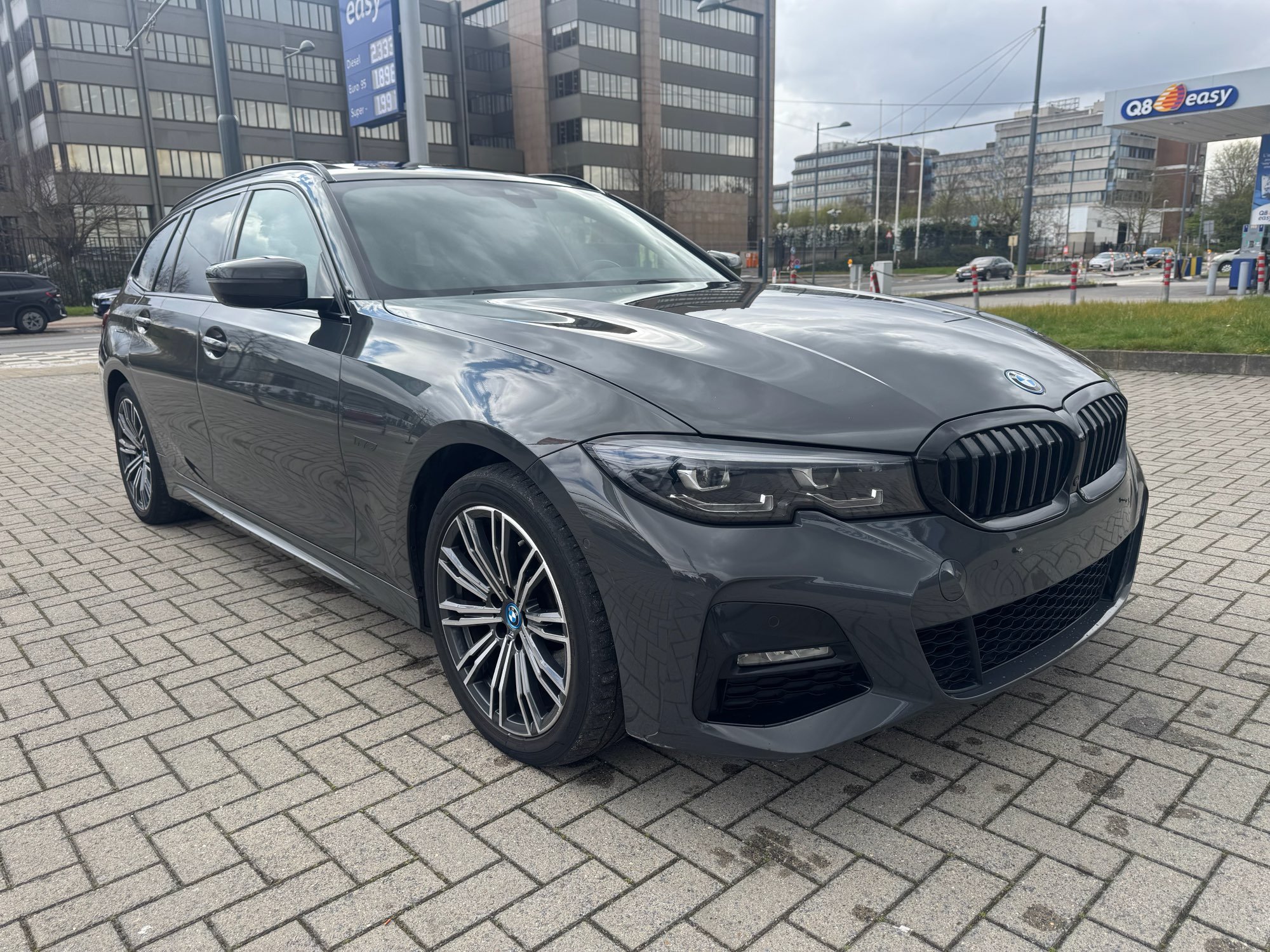 BMW 3 Series Touring 320e M-Pack