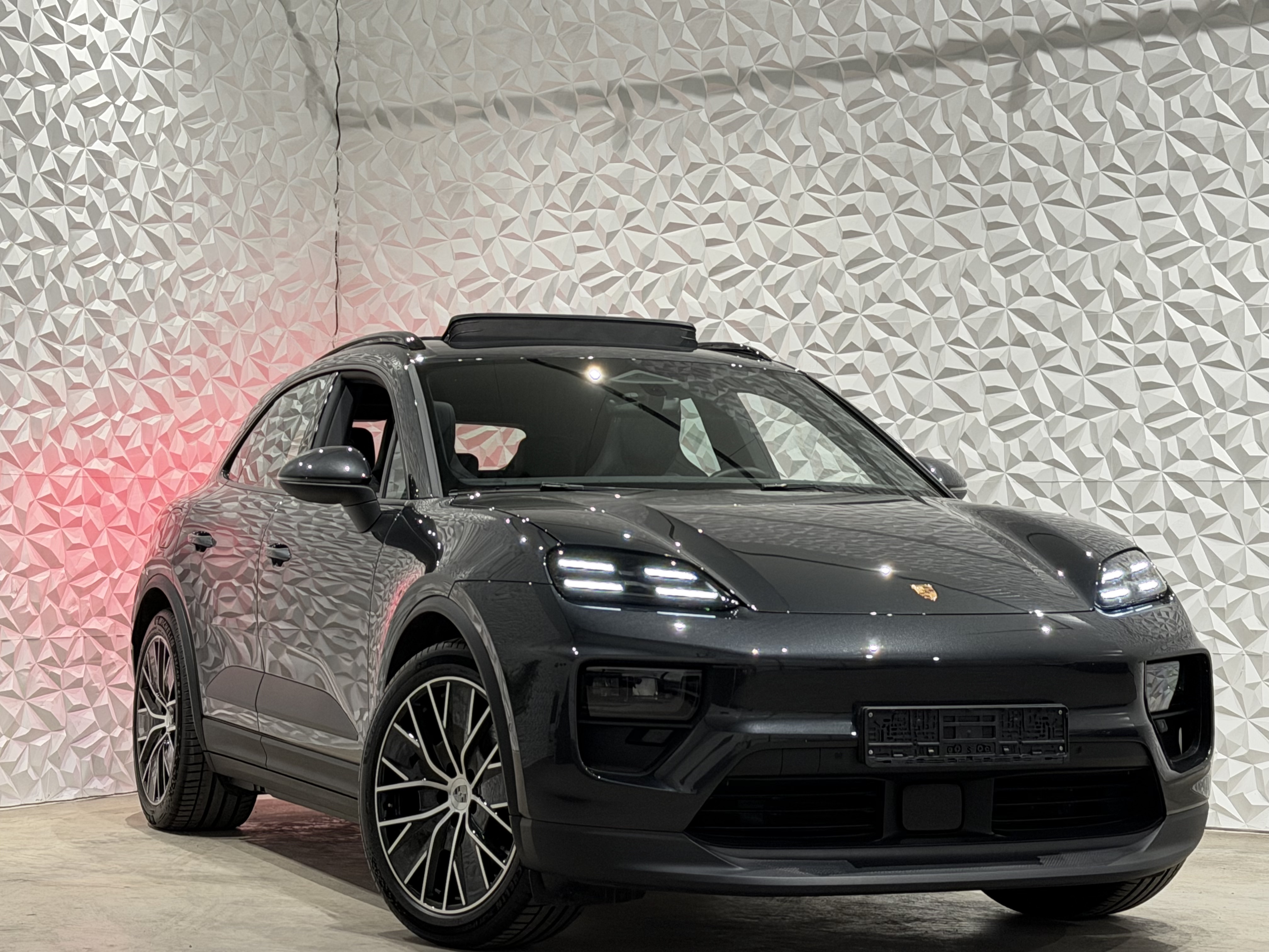 Porsche Macan-e 4