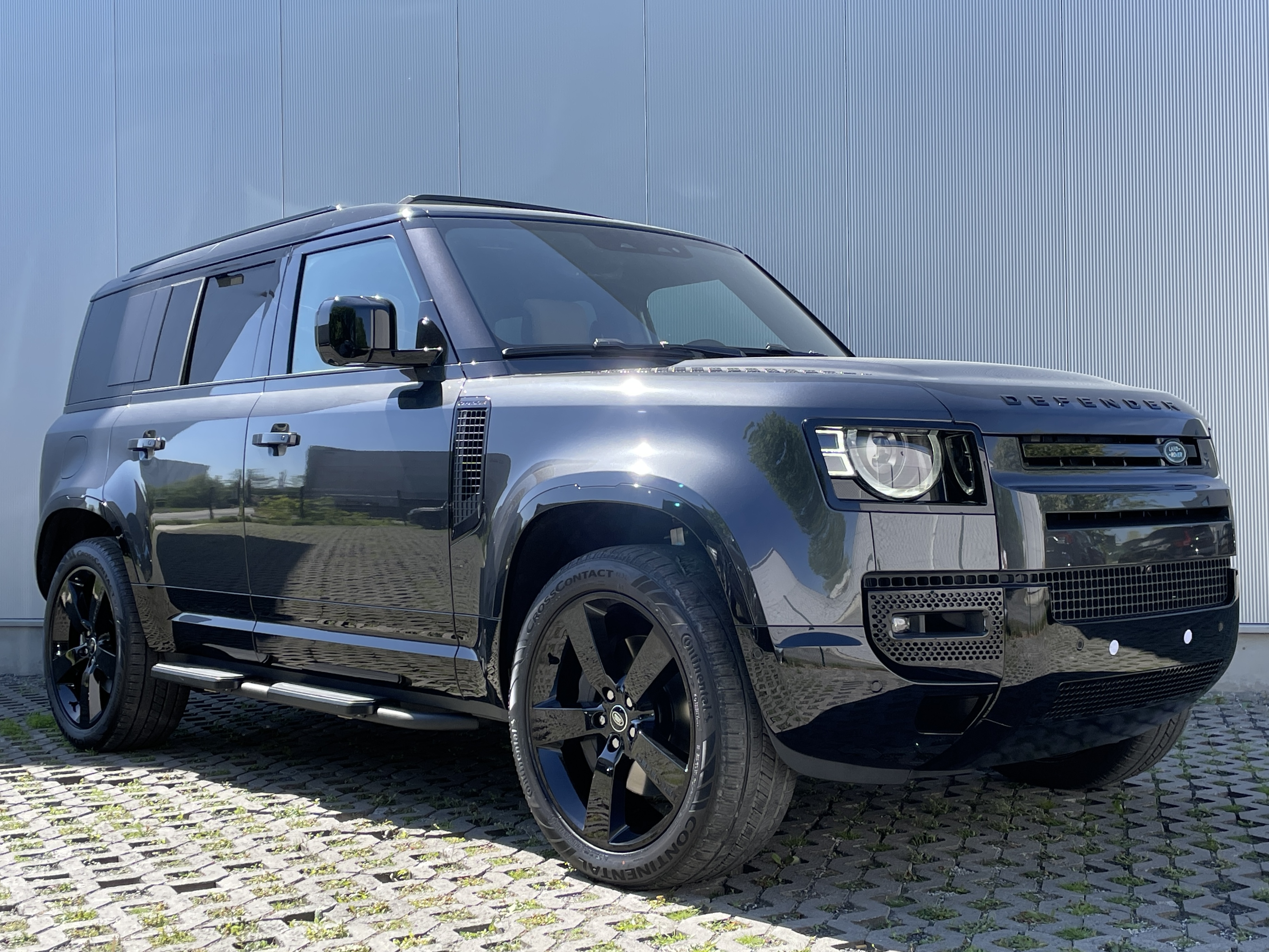 Land Rover Defender 110