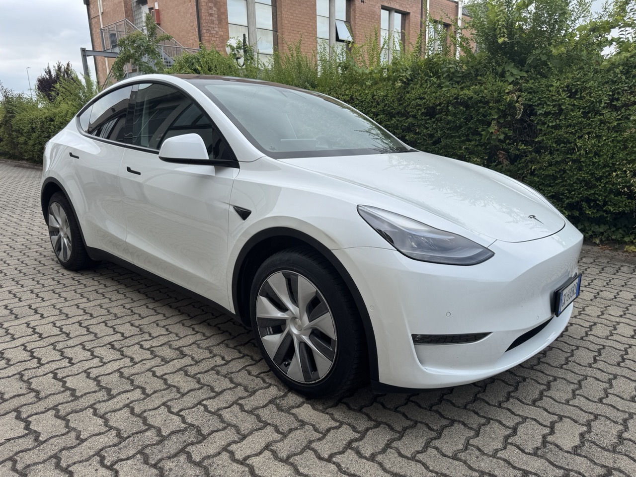 Tesla Model Y Long Range