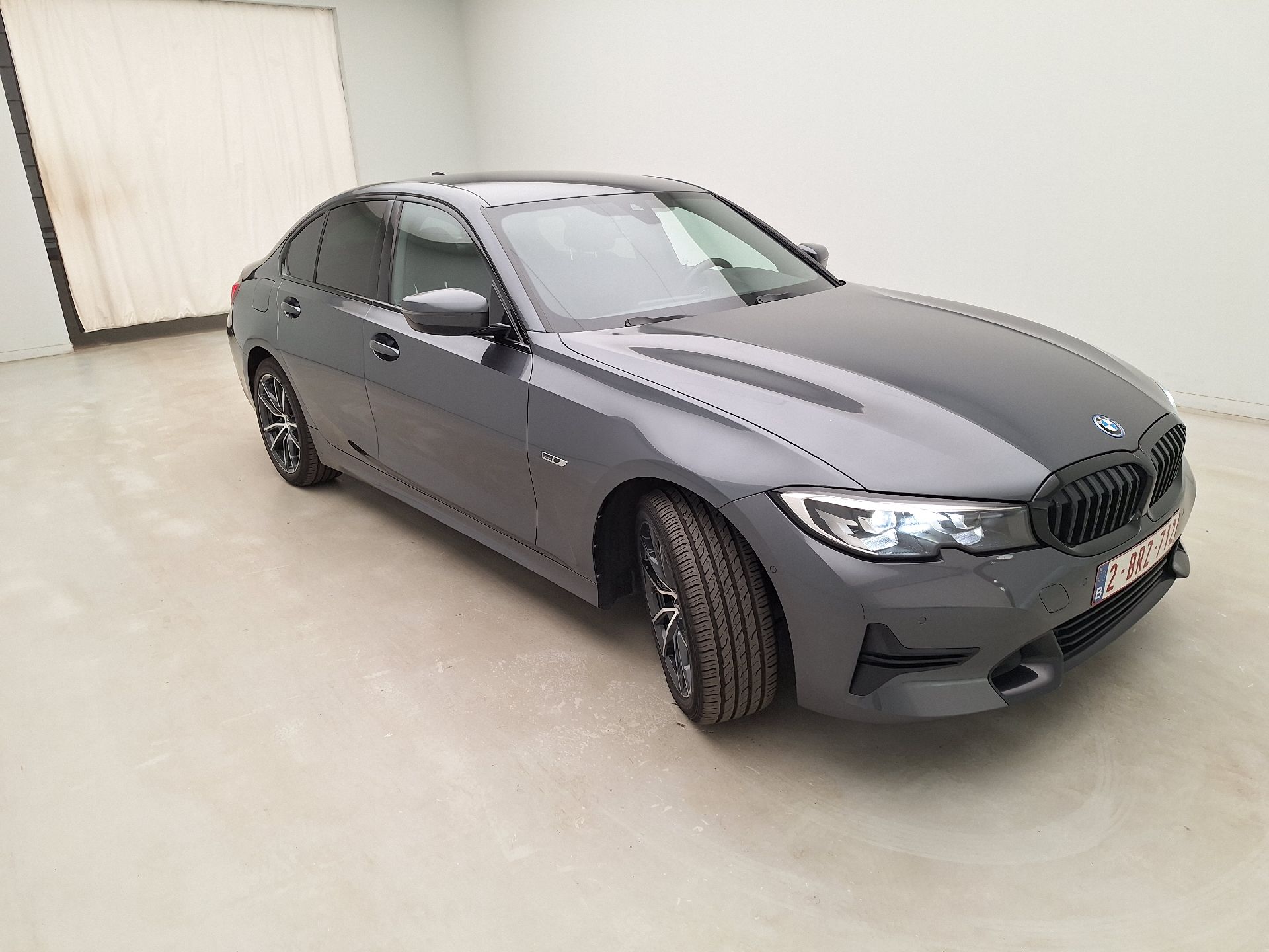 BMW 3 Series 320e 2019