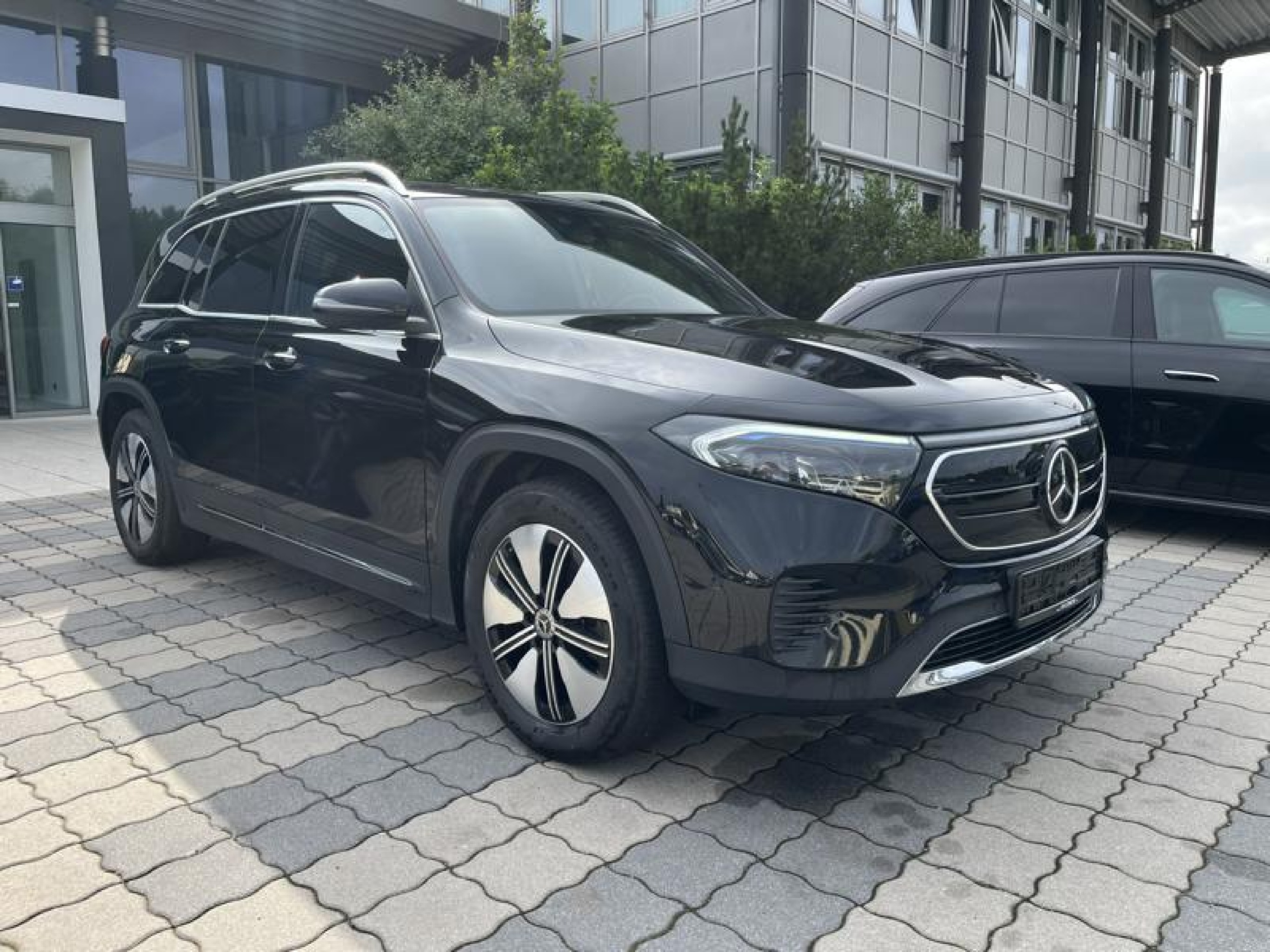 Mercedes-Benz EQB 300 progressive