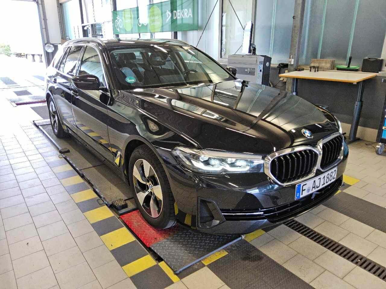 BMW 5 Series Touring 2020