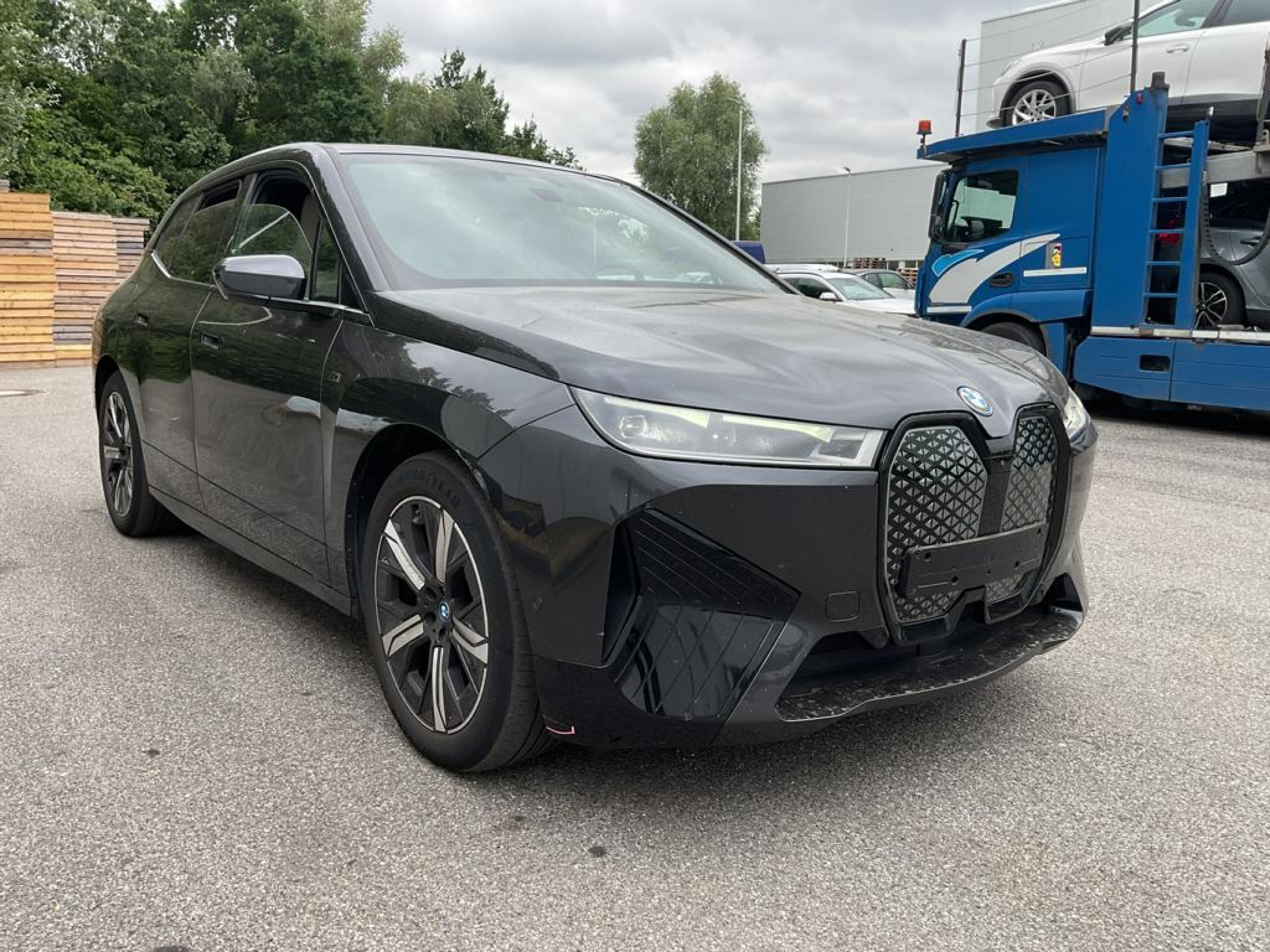 BMW iX