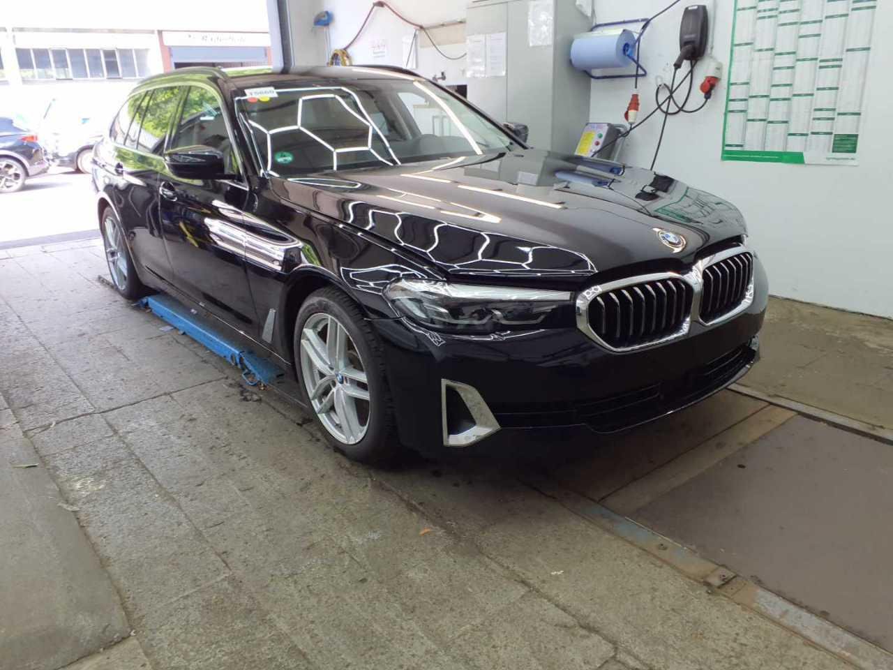 BMW 5 Series Touring 2020