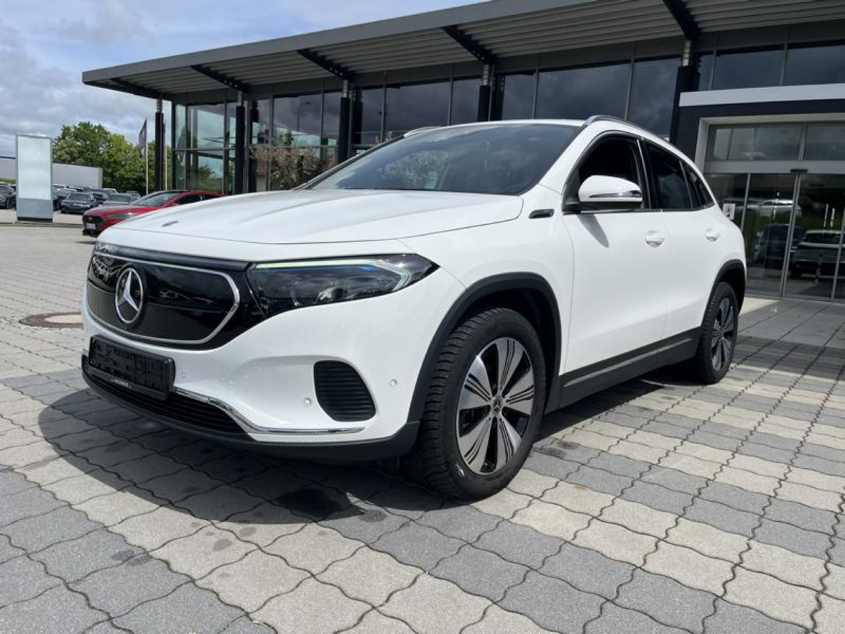 Mercedes-Benz EQA 300 progressive