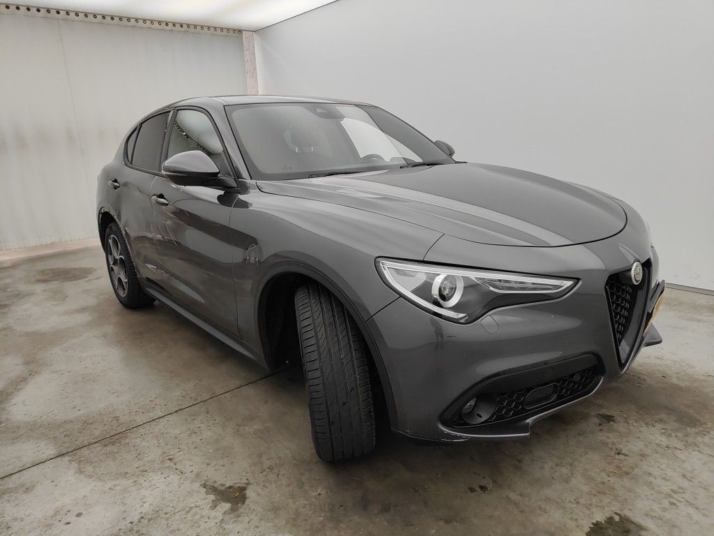 Alfa Romeo Stelvio 2017