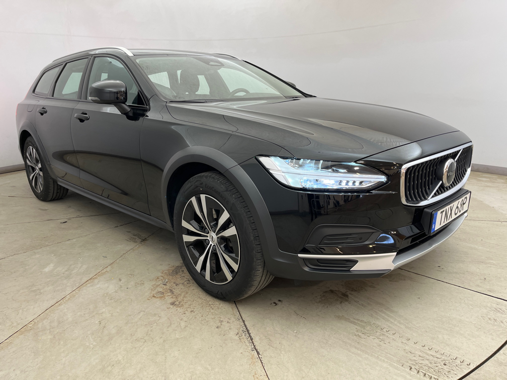 Volvo V90 Cross Country B4