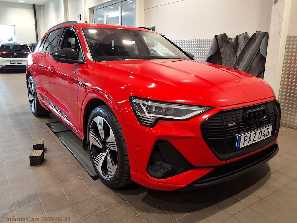 Audi E-Tron 55