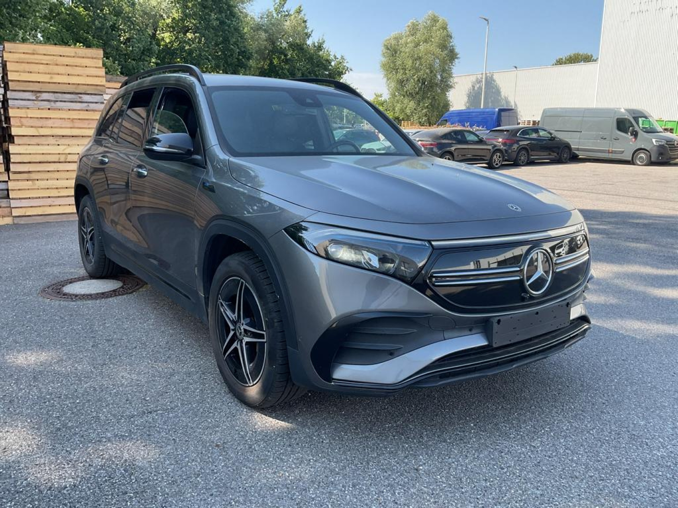 Mercedes-Benz EQB 250 AMG Line