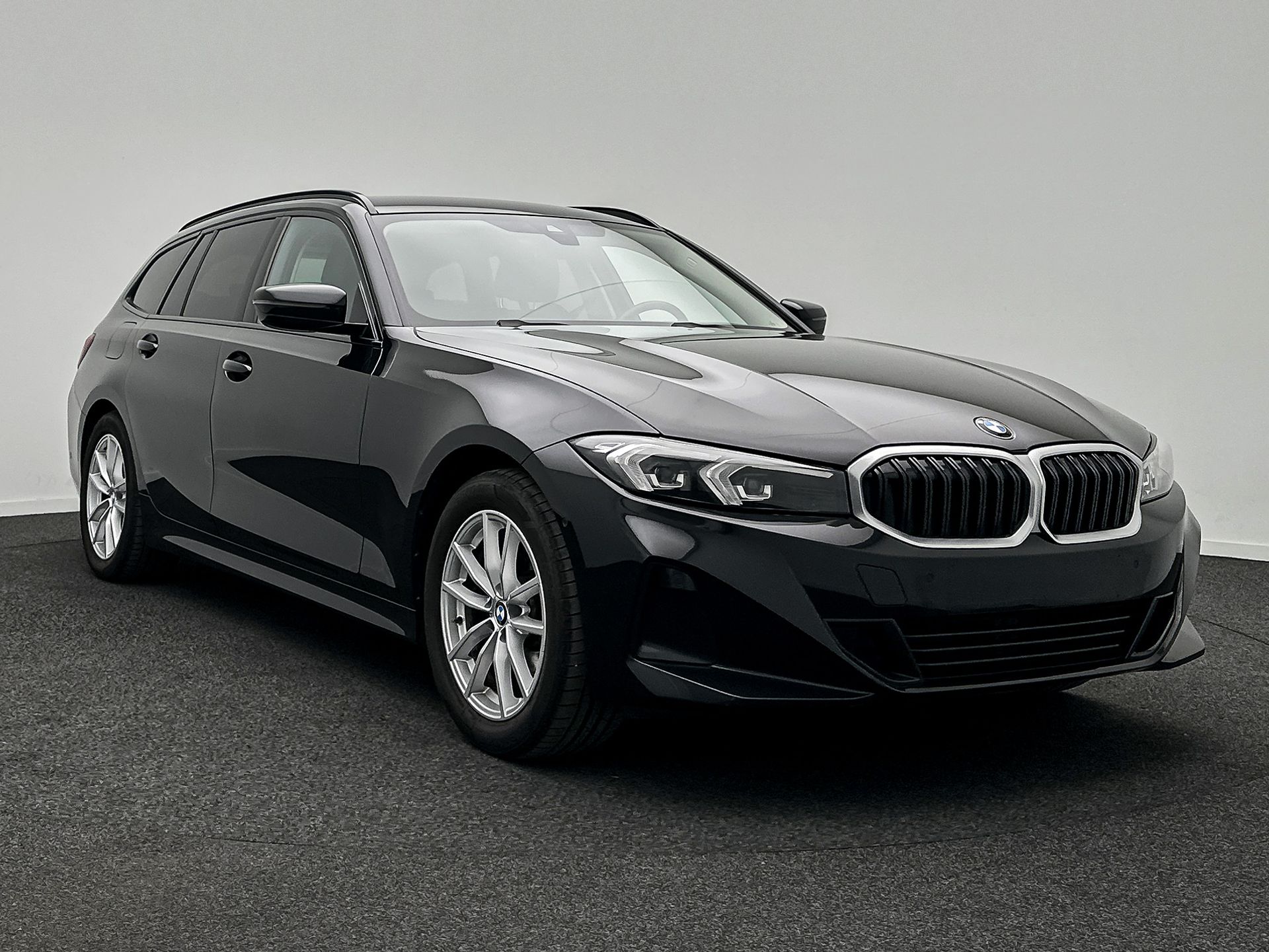 BMW 3 Series Touring 318i 2019