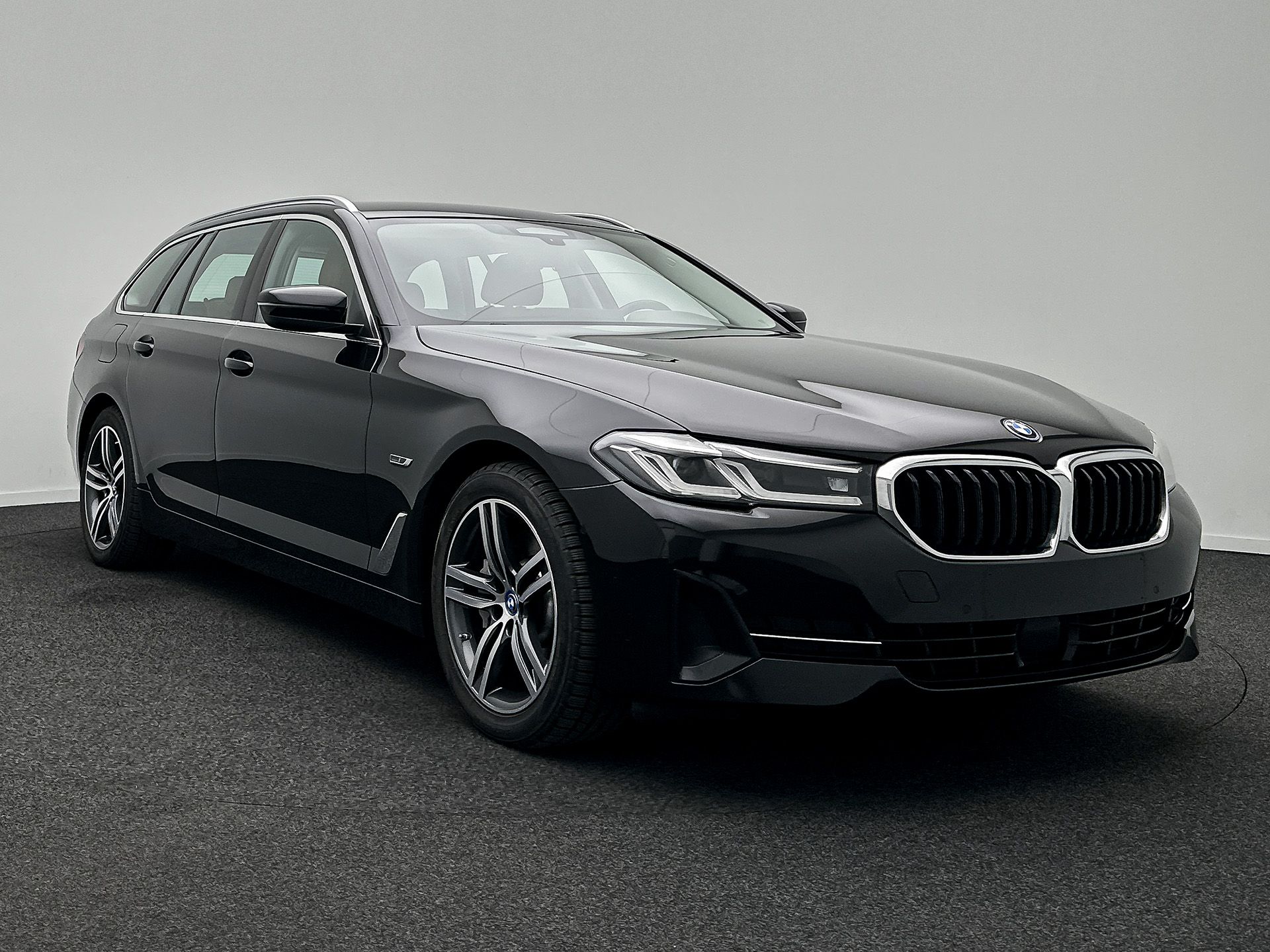 BMW 5 Series Touring 2020