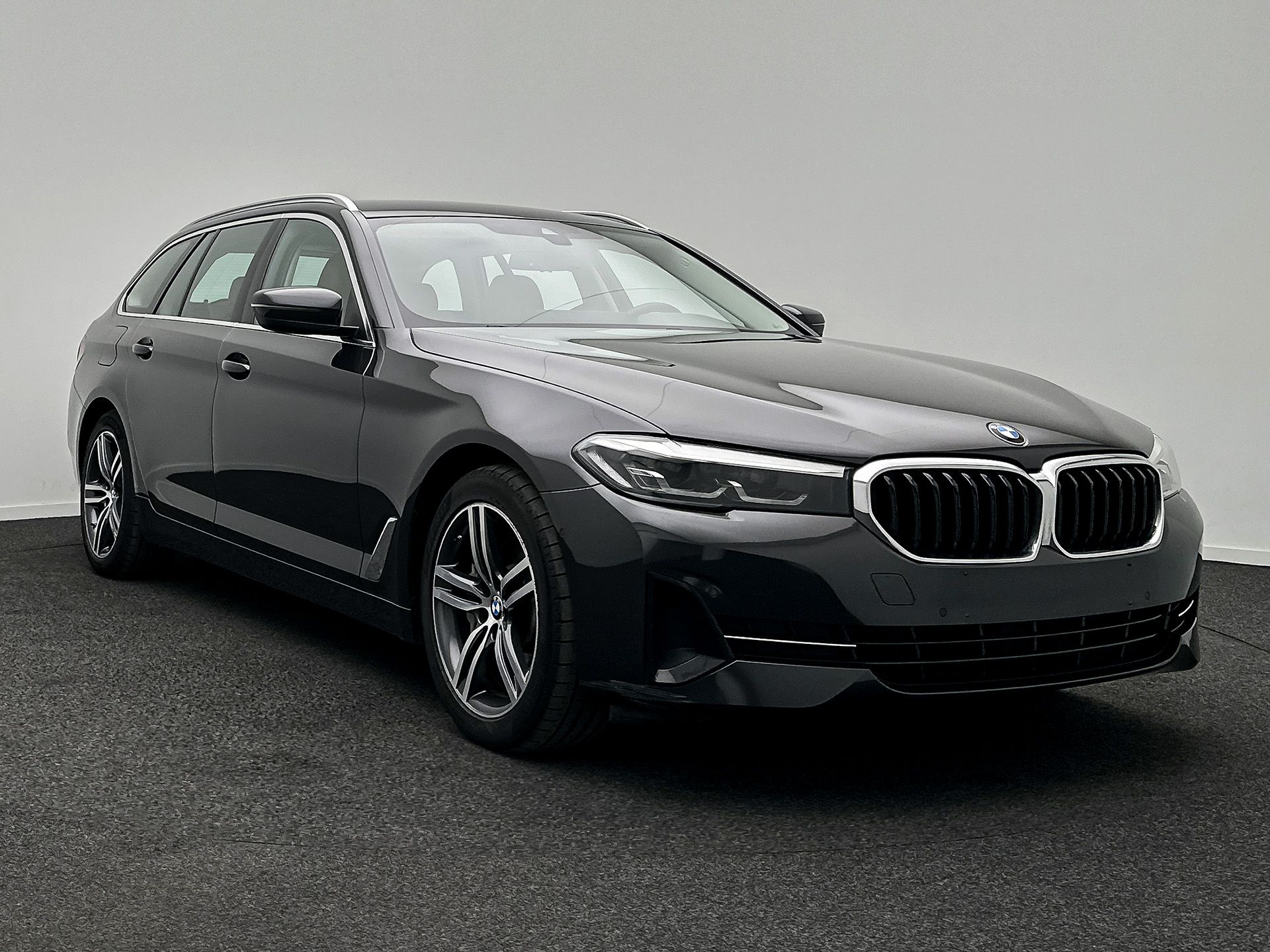 BMW 5 Series Touring 530e Lounge 2020