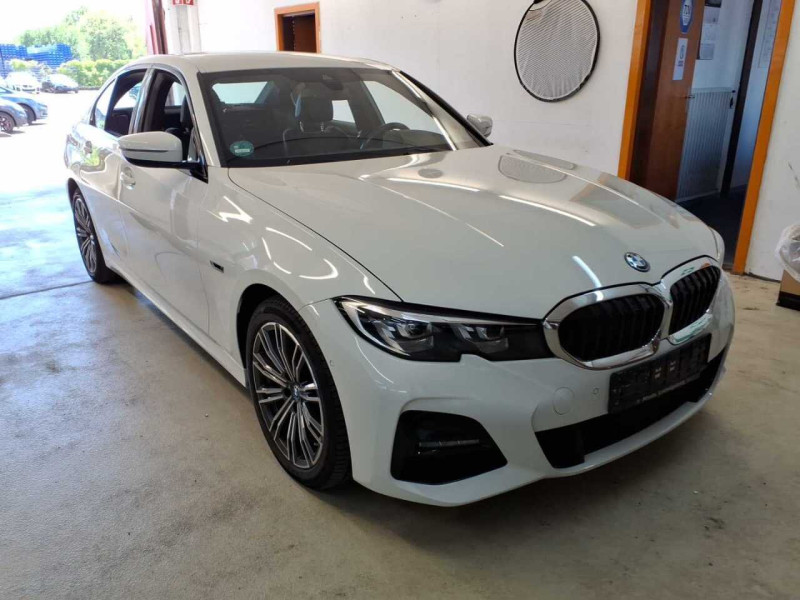 BMW 3 Series 330e M Sport 2019
