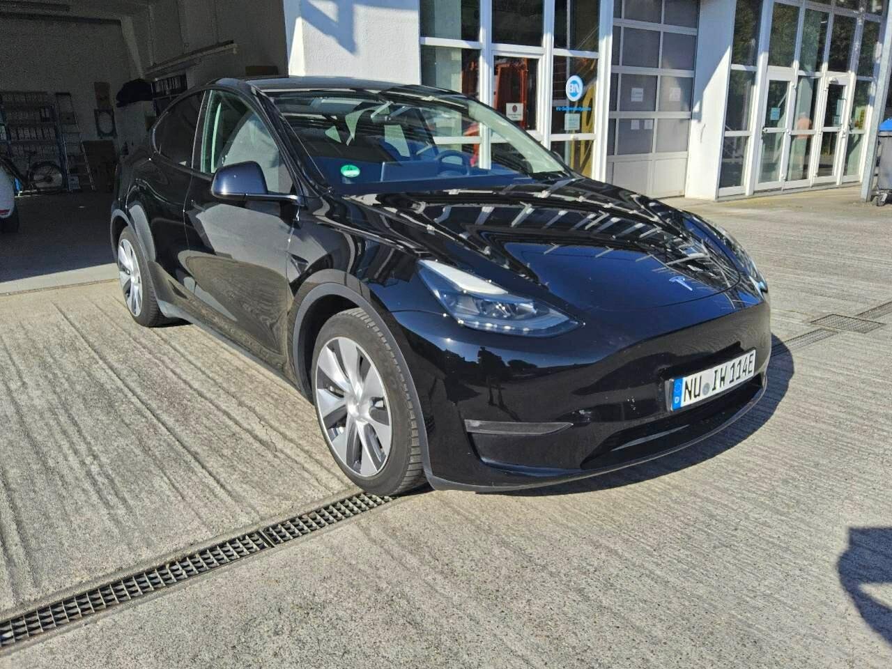 Tesla Model Y Long Range
