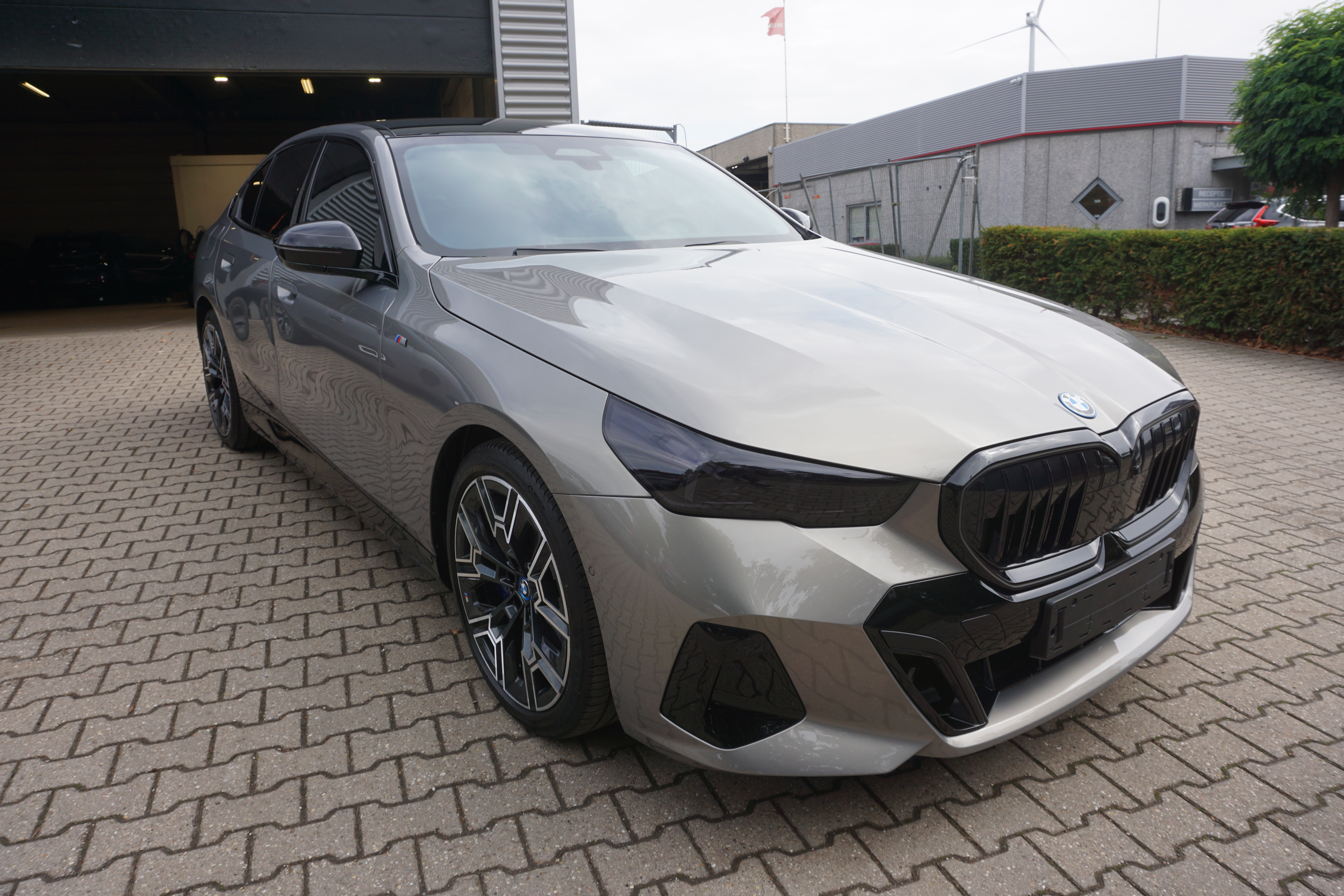BMW i5