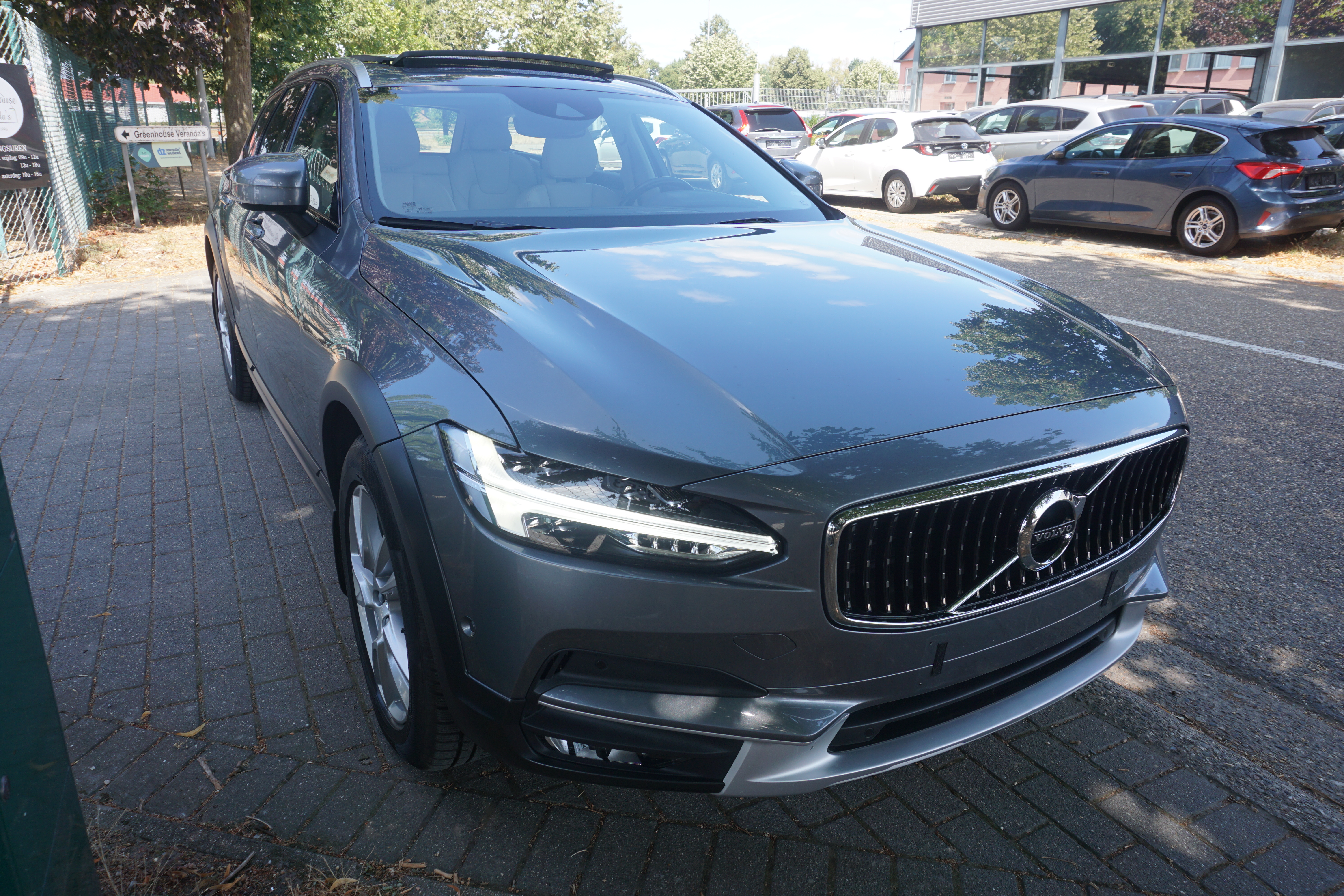 Volvo V90 Cross Country