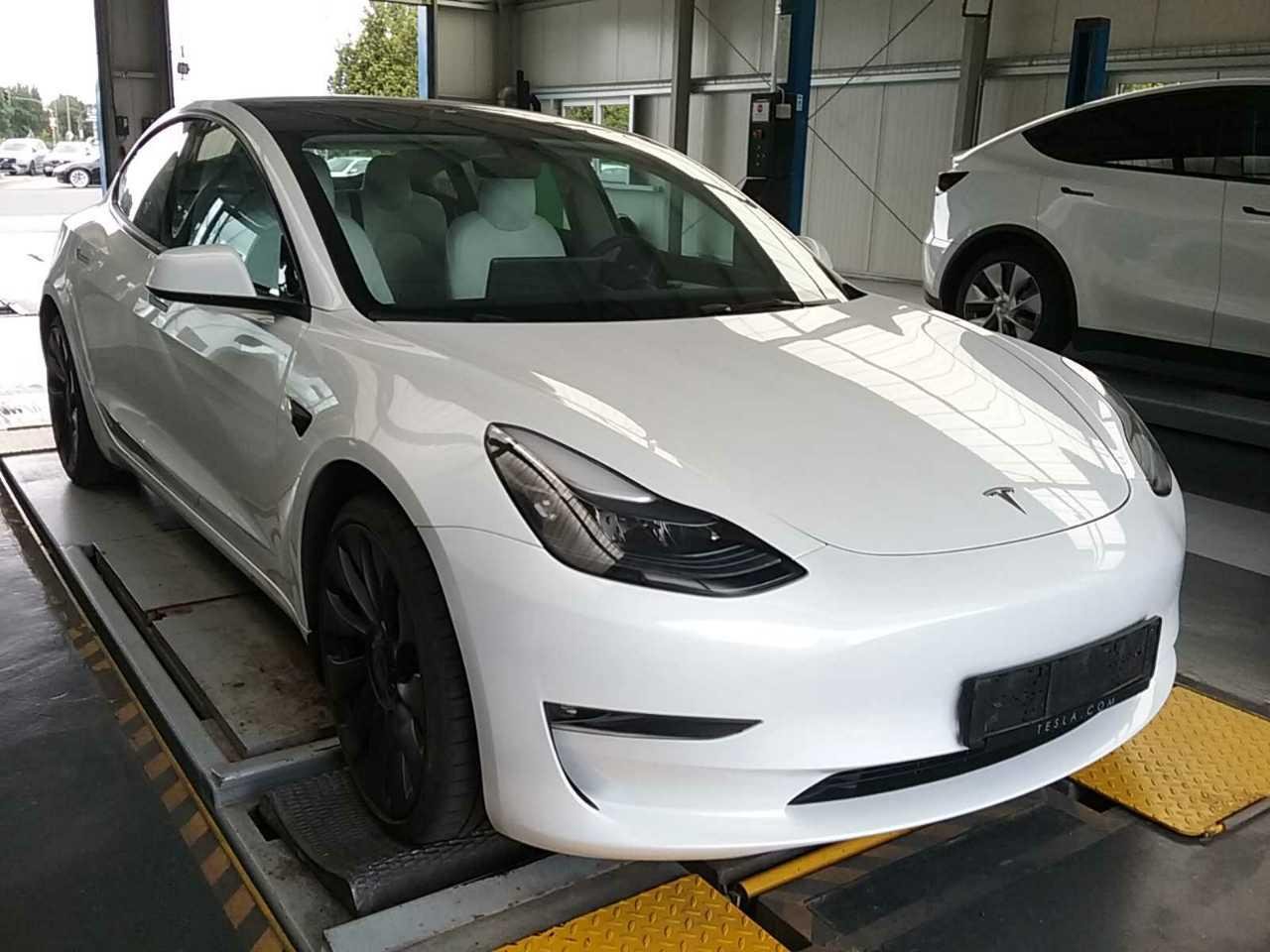 Tesla Model 3 Long Range Performance